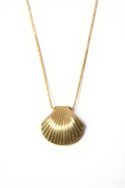 Shell Pendant Necklace